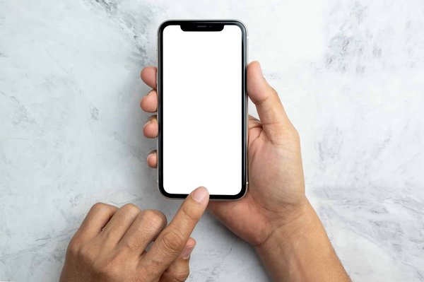 Mon iPhone ne détecte plus ma carte SIM : que faire ?