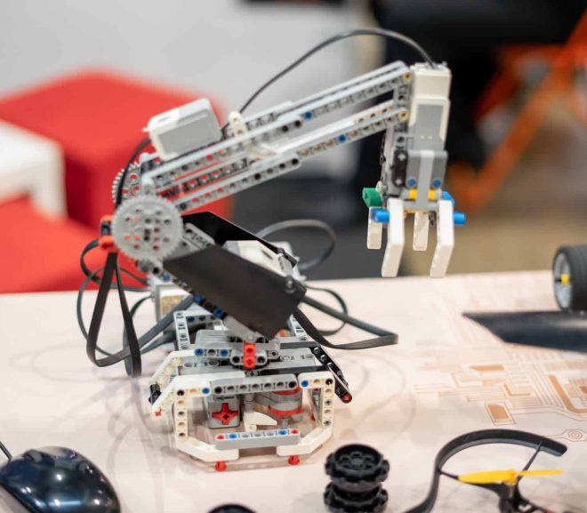 Est-ce que la robotique représente une opportunité ou une menace pour les industries ?